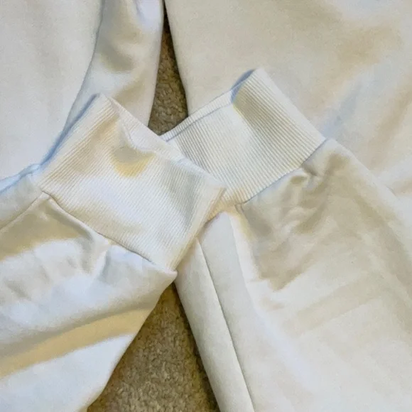 True Religion White Sweatpants with Navy Logo - Picture 4 of 4